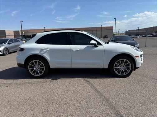 2018 Porsche Macan Base