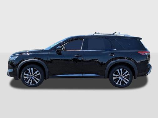 2025 Nissan Pathfinder Platinum FWD