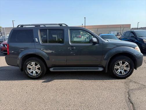 2010 Nissan Pathfinder SE