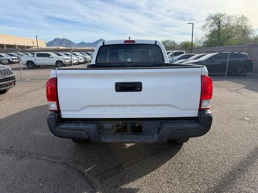 2016 Toyota Tacoma SR