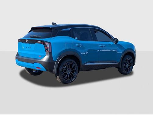 Arctic Ice Blue Metallic/Super Black 2026 Nissan Kicks SR