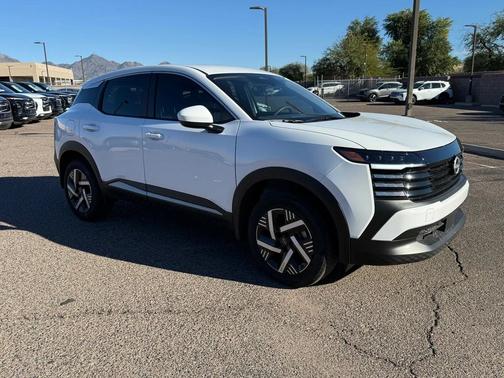 2025 Nissan Kicks SV