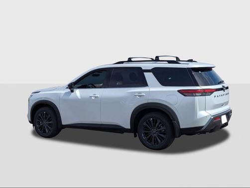 Everest White Pearl Tricoat 2026 Nissan Pathfinder SL