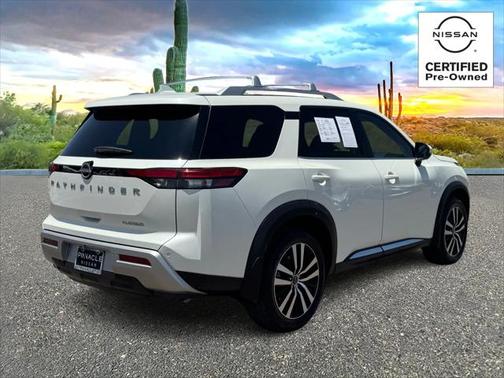2023 Nissan Pathfinder Platinum FWD