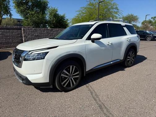 2023 Nissan Pathfinder Platinum FWD