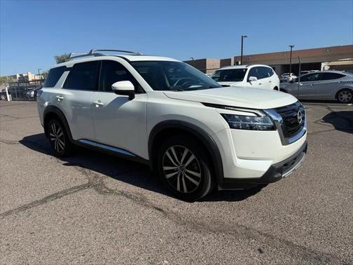 2023 Nissan Pathfinder Platinum FWD