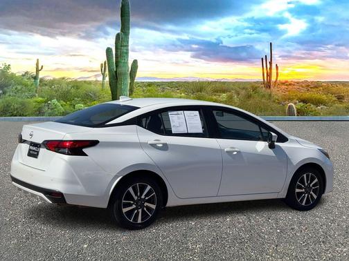 Aspen White Tricoat 2025 Nissan Versa 1.6 SV