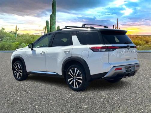 2024 Nissan Pathfinder Platinum FWD