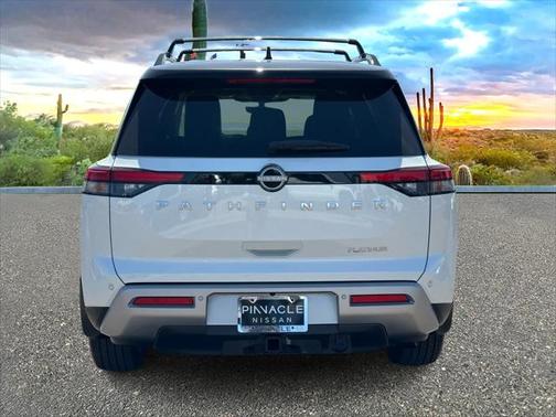 2024 Nissan Pathfinder Platinum FWD