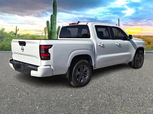 2025 Nissan Frontier SV