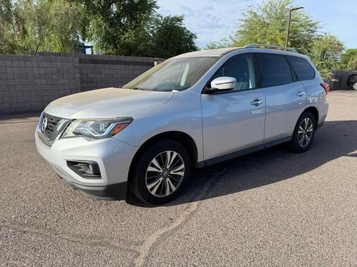 2017 Nissan Pathfinder SV