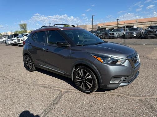 2020 Nissan Kicks SR