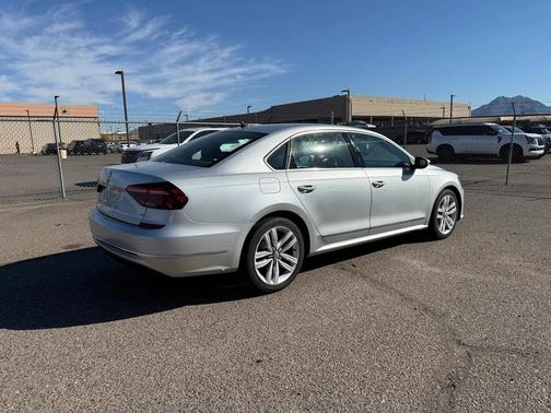 2017 Volkswagen Passat 1.8T SE w/Technology