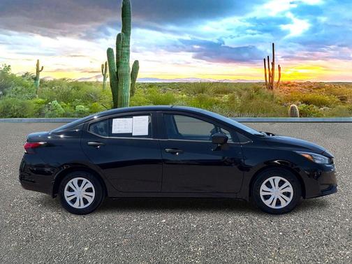 Super Black 2025 Nissan Versa 1.6 S