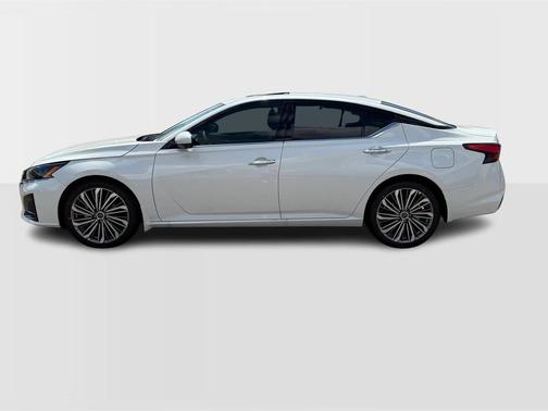 2025 Nissan Altima SL FWD