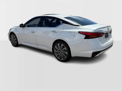 2025 Nissan Altima SL FWD