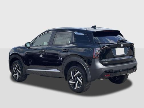 Super Black 2026 Nissan Kicks SV