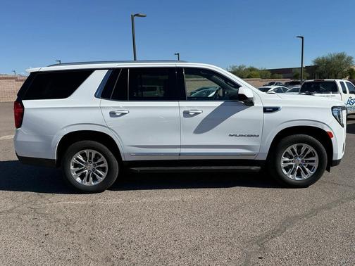 2023 GMC Yukon SLT