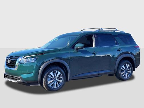 2025 Nissan Pathfinder SL FWD