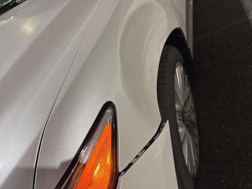 2020 Toyota Camry Hybrid XLE