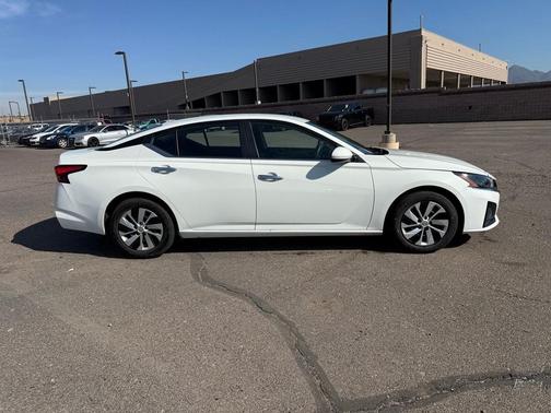 2023 Nissan Altima S FWD