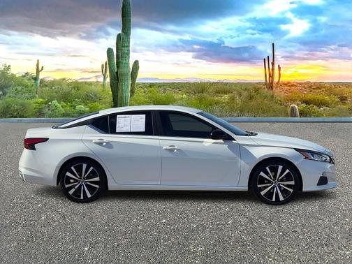 2022 Nissan Altima SR FWD