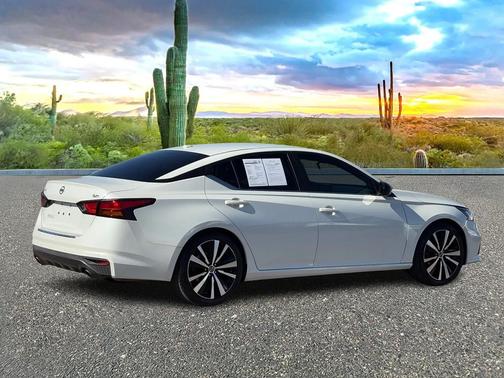 2022 Nissan Altima SR FWD