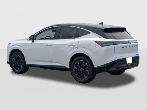 Everest White Pearl Tricoat/Super Black 2026 Nissan Murano Platinum