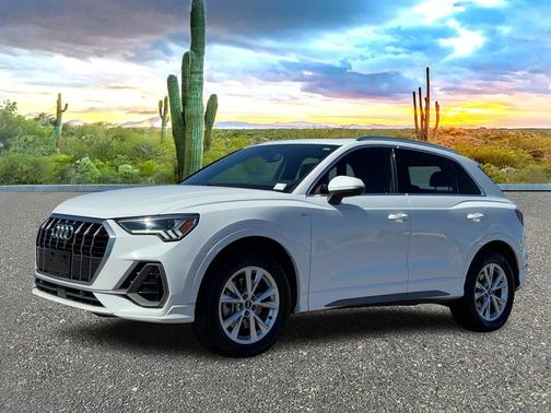 2024 Audi Q3 Premium 45 TFSI S line quattro Tiptronic