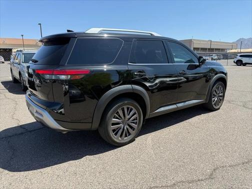 2023 Nissan Pathfinder SL FWD