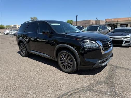 2023 Nissan Pathfinder SL FWD
