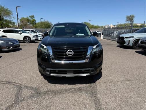 2023 Nissan Pathfinder SL FWD