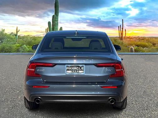 2020 Volvo S60 T6 Momentum