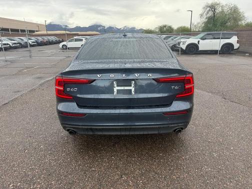 2020 Volvo S60 T6 Momentum