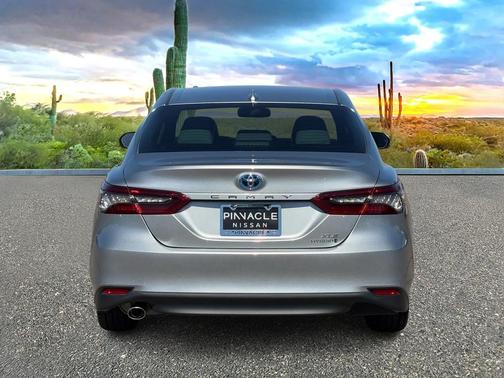 2022 Toyota Camry Hybrid XLE