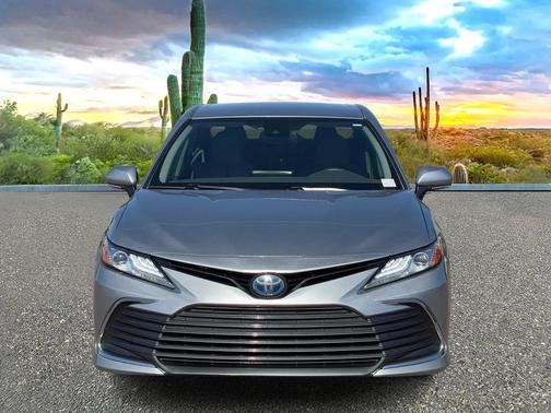 2022 Toyota Camry Hybrid XLE