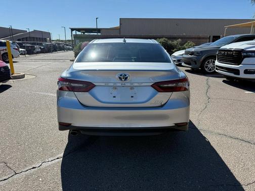 2022 Toyota Camry Hybrid XLE