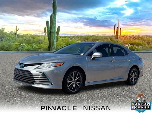 2022 Toyota Camry Hybrid XLE