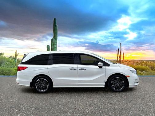 Platinum White Pearl 2023 Honda Odyssey Elite