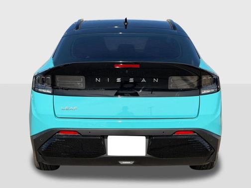 2026 Nissan Leaf PLATINUM+