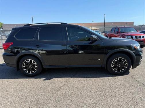 2020 Nissan Pathfinder SL 2WD