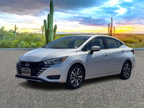 Brilliant Silver 2025 Nissan Versa 1.6 SV