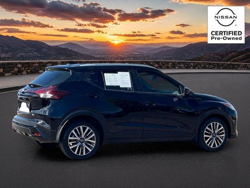 Super Black 2024 Nissan Kicks SV