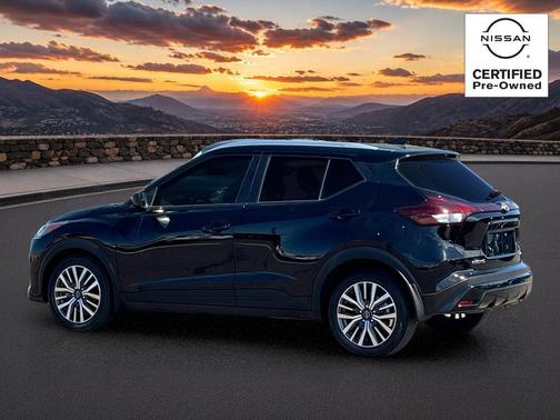 Super Black 2024 Nissan Kicks SV