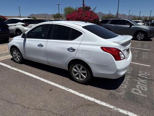 Fresh Powder 2014 Nissan Versa 1.6 SV