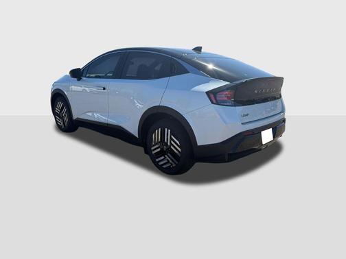 Everest White Pearl Tricoat/Black 2026 Nissan Leaf SV+