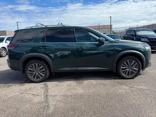 2023 Nissan Pathfinder SL FWD