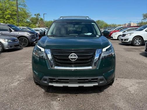 2023 Nissan Pathfinder SL FWD