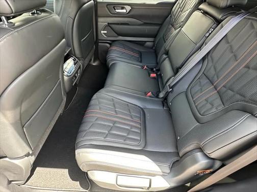 2025 Nissan Armada PRO-4X 4WD