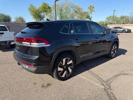 2024 Volkswagen Atlas Cross Sport 2.0T SE w/Technology